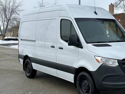 Mercedes-Benz Sprinter Crew Van 3.0L V-6 Diesel Turbocharged