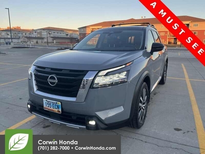 2022 Nissan Pathfinder BlackGrey, 59K miles for sale in Fargo, North Dakota, North Dakota