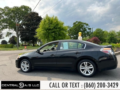 2010 Nissan Altima 3.5 SR in East Windsor, CT