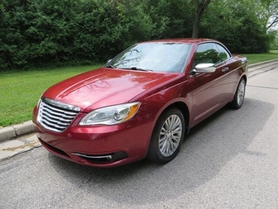 2012 Chrysler 200 Limited 2dr Convertible for sale in Milwaukee, WI