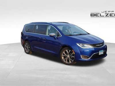 2019 Chrysler Pacifica for Sale in Chicago, Illinois