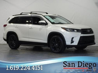 2019 Toyota Highlander for Sale in Chicago, Illinois