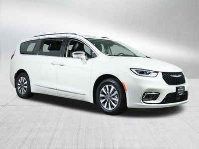 2021 Chrysler Pacifica Hybrid for Sale in Chicago, Illinois