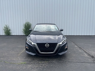 2022 Nissan Altima 2.5 SV in Council Bluffs, IA