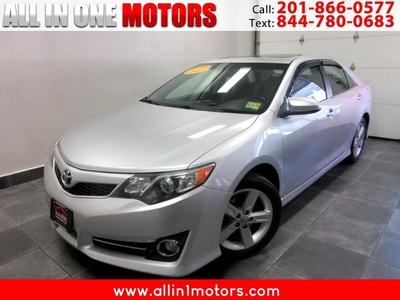 Used 2012 Toyota Camry SE w/ Convenience Pkg