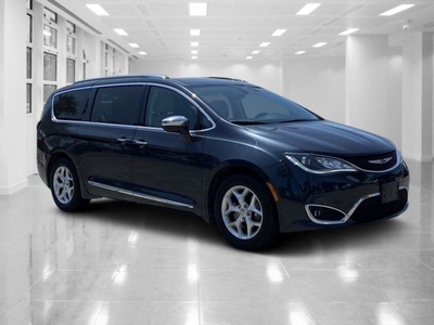 Used 2020Chrysler Pacifica Limited for sale in Orlando, FL