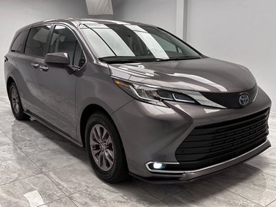 Used 2022 Toyota Sienna XLE