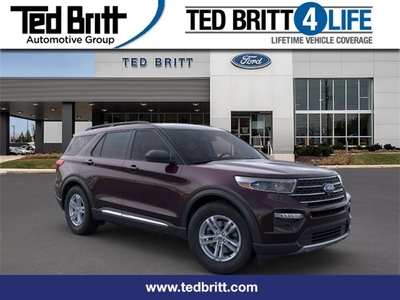 New 2022 Ford Explorer XLT w/ Equipment Group 202A