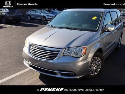 2015 Chrysler Town & Country for Sale in Co Bluffs, Iowa