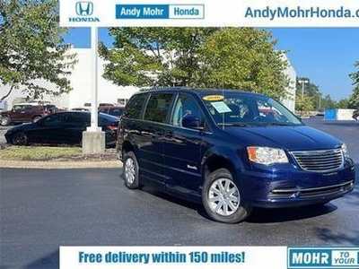 2016 Chrysler Town & Country for Sale in Co Bluffs, Iowa