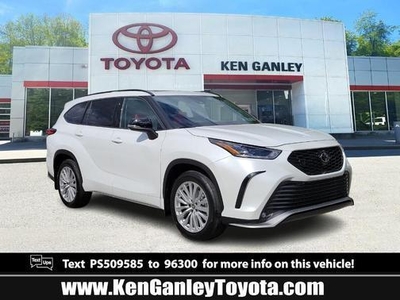 2023 Toyota Highlander for Sale in Co Bluffs, Iowa