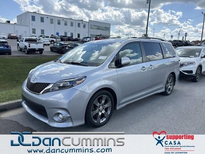 2015 Toyota Sienna for Sale in Chicago, Illinois