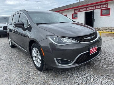 2017 Chrysler Pacifica for Sale in Crestwood, Illinois
