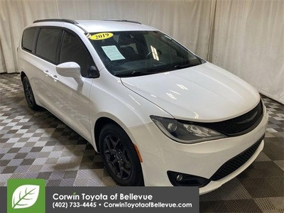 2019 Chrysler Pacifica for Sale in Crestwood, Illinois
