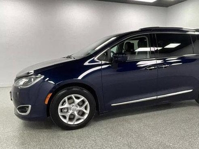 2020 Chrysler Pacifica for Sale in Crestwood, Illinois