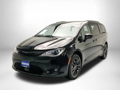 2020 Chrysler Pacifica for Sale in Crestwood, Illinois