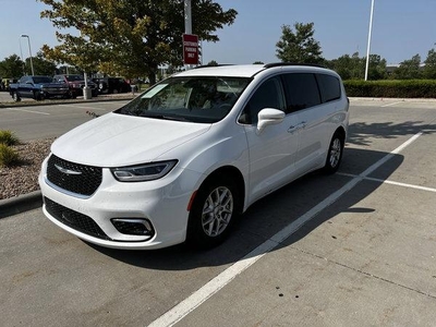 2022 Chrysler Pacifica for Sale in Crestwood, Illinois