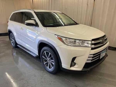 2018 Toyota Highlander for Sale in Centennial, Colorado