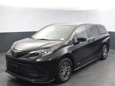 2021 Toyota Sienna for Sale in Secaucus, New Jersey