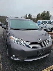 2015 Toyota Sienna for Sale in Northwoods, Illinois