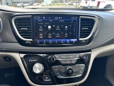 2021 Chrysler Pacifica Hybrid Touring L in Maple Shade, NJ