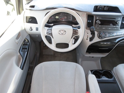 2014 Toyota Sienna LE 7-Passenger Auto Access Sea in Santa Cruz, CA