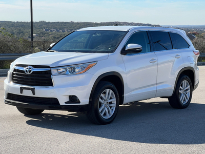 2015 Toyota Highlander V6 LE with miles for sale in San Antonio, TX