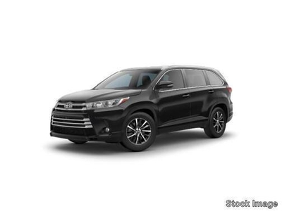 2019 Toyota Highlander for Sale in Chicago, Illinois