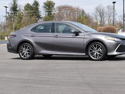2021 Toyota Camry Hybrid for Sale in Chicago, Illinois