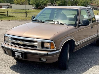 1996 Chevrolet S-10 2DR LS Extended Cab SB