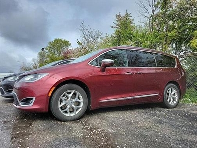 2017 Chrysler Pacifica for Sale in Chicago, Illinois