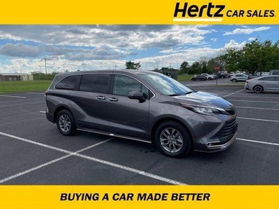 2022 Toyota Sienna for Sale in Chicago, Illinois