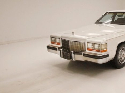 FOR SALE: 1989 Cadillac Fleetwood $13,500 USD