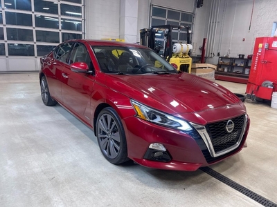 2019 Nissan Altima 2.5 Platinum in Middleton, WI