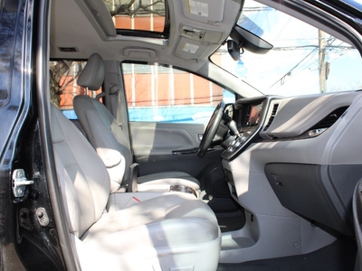2020 Toyota Sienna XLE Auto Access Seat FWD 7-Pas in Brooklyn, NY