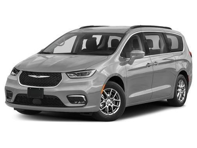 2022 Chrysler Pacifica for Sale in Co Bluffs, Iowa