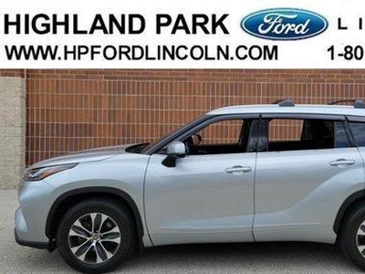 2022 Toyota Highlander Hybrid for Sale in Co Bluffs, Iowa
