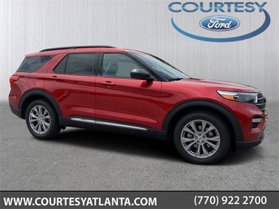 New 2023 Ford Explorer XLT w/ Equipment Group 202A