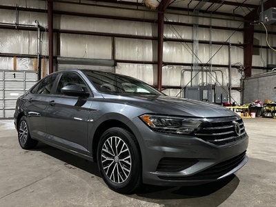 Used 2019 Volkswagen Jetta SE w/ Cold Weather Package