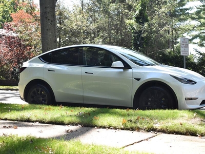 2021 Tesla Model Y Long Range AWD 4dr Crossover in Great Neck, NY