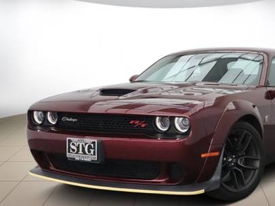 Dodge Challenger 6.4L V-8 Gas