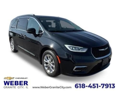 2021 Chrysler Pacifica for Sale in Co Bluffs, Iowa