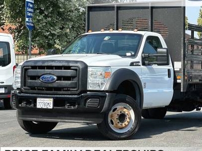 Ford Super Duty F-450 Chassis Cab 6.8L V-10 Gas