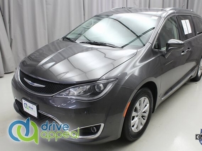 2018 Chrysler Pacifica Touring L in Minneapolis, MN