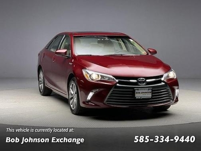 2016 Toyota Camry Hybrid for Sale in Saint Louis, Missouri