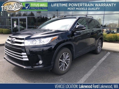 2017 Toyota Highlander SE