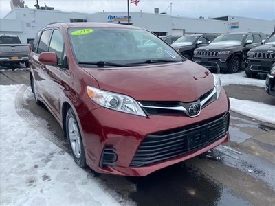 2018 Toyota Sienna for Sale in Chicago, Illinois