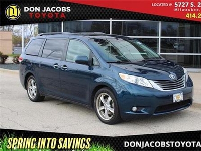 2012 Toyota Sienna for Sale in Northwoods, Illinois