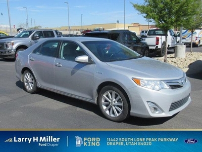 2014 Toyota Camry Hybrid for Sale in Saint Louis, Missouri