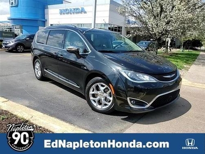 2019 Chrysler Pacifica for Sale in Chicago, Illinois